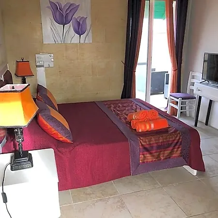 Petra Bed & Breakfast 4*